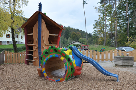 Kriechtunnelfigur